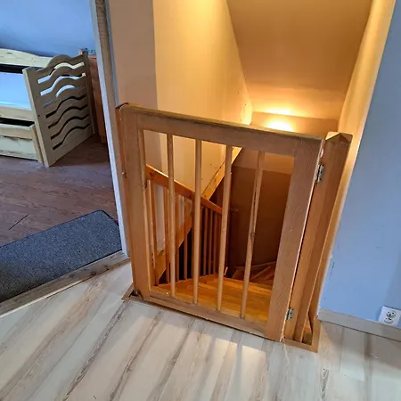 Dom wakacyjny Dom Drewniany Z Ogrodem